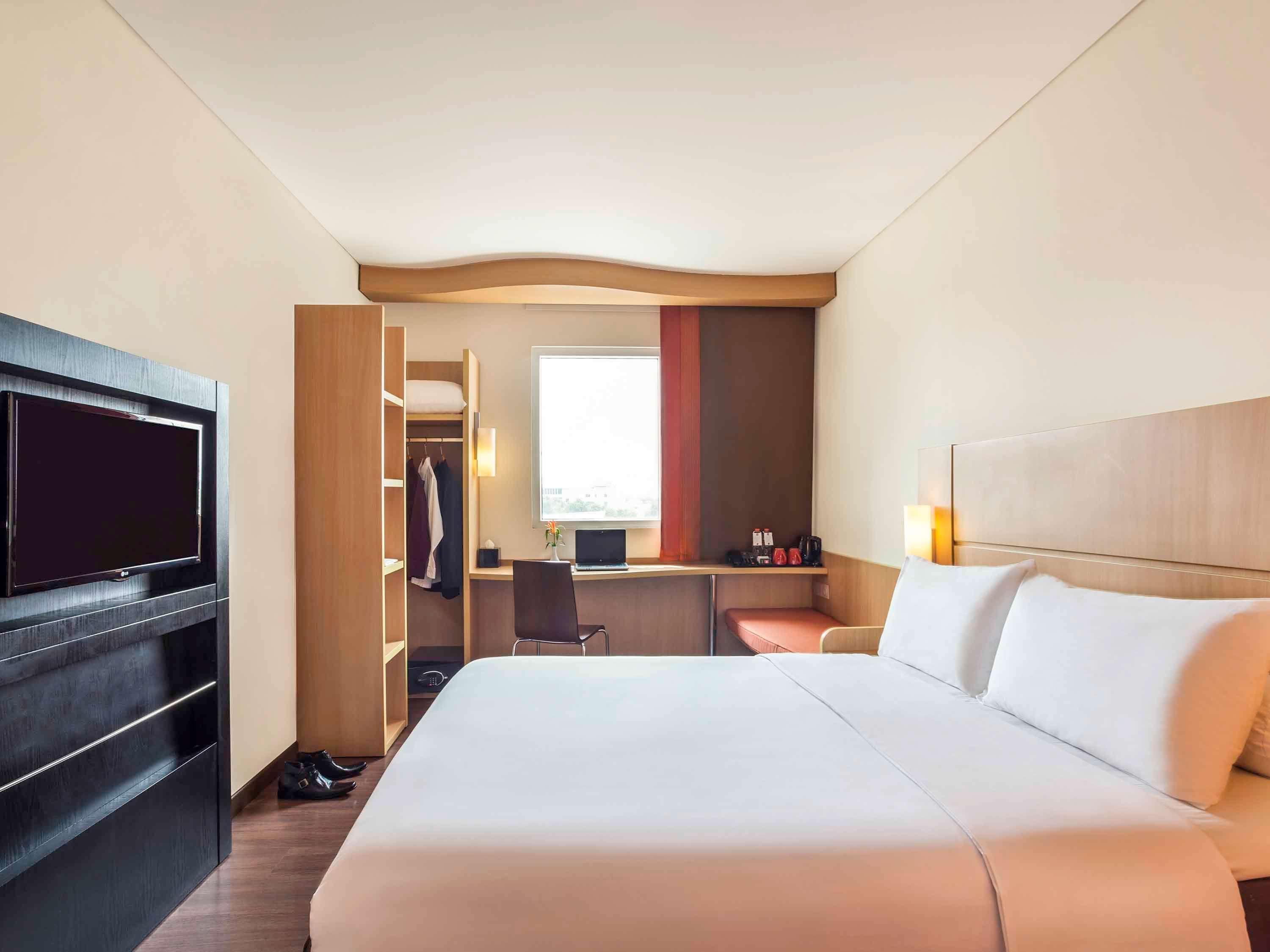 Ibis Surabaya City Center Exterior foto