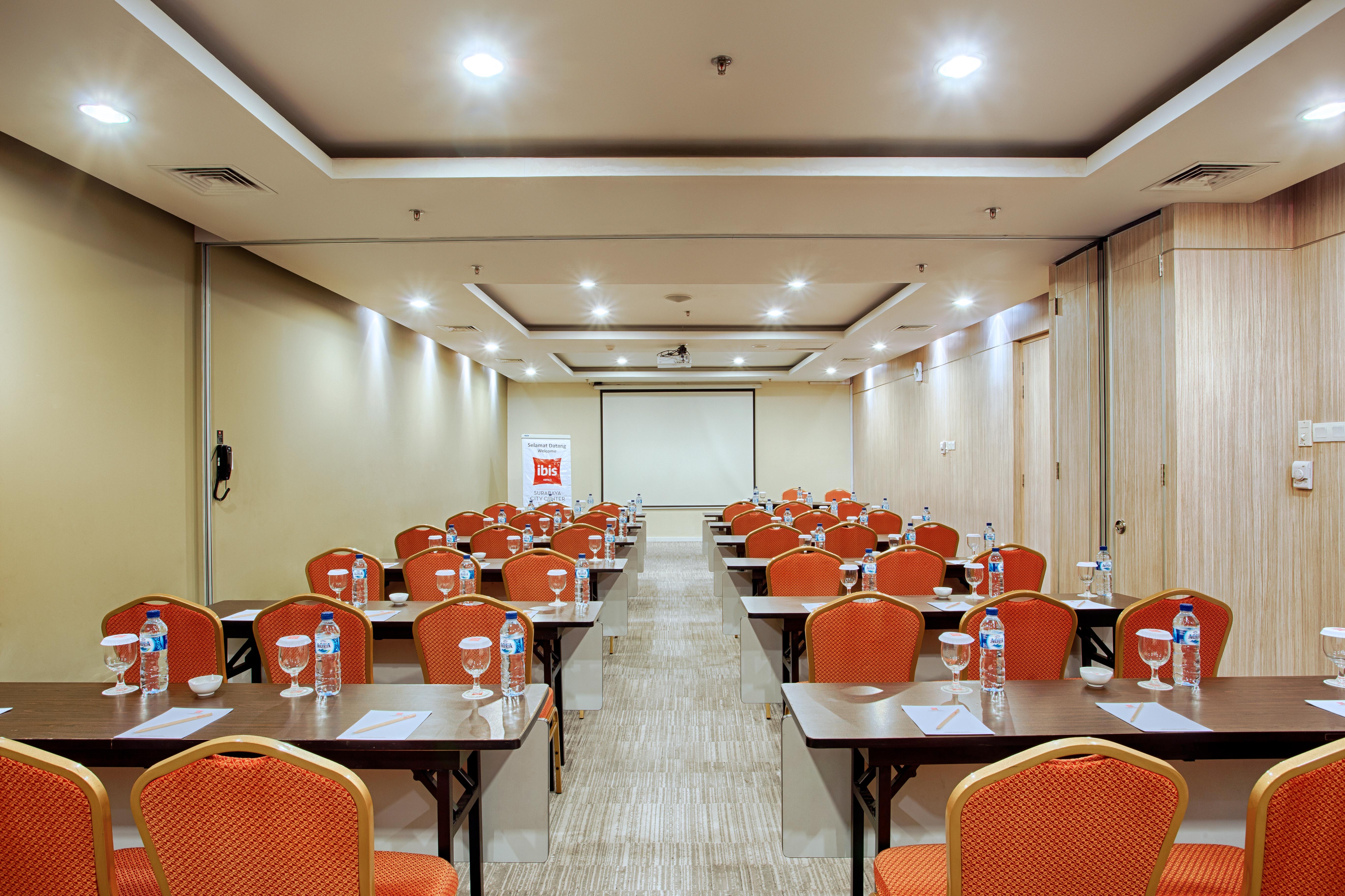 Ibis Surabaya City Center Exterior foto
