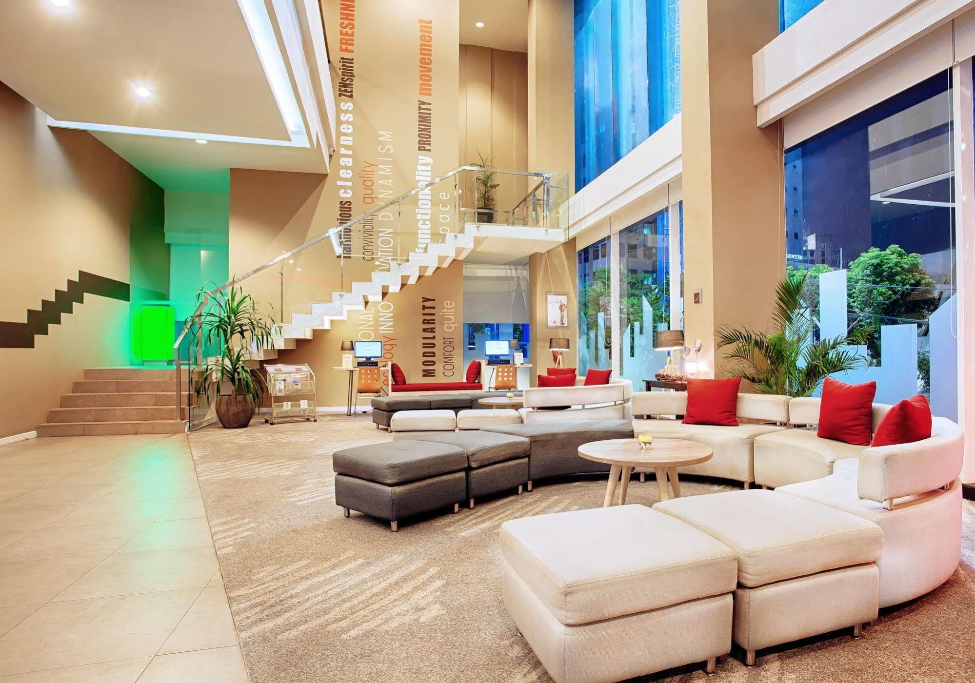 Ibis Surabaya City Center Exterior foto