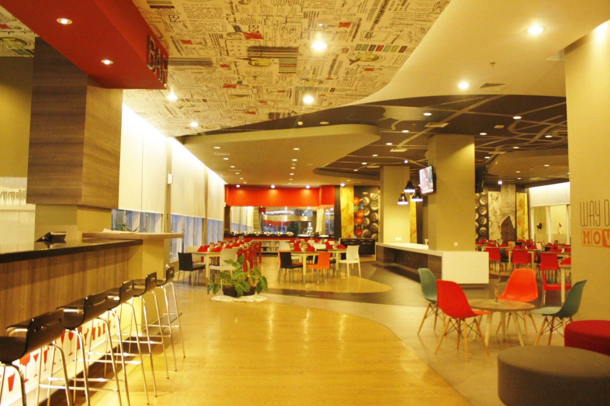 Ibis Surabaya City Center Exterior foto