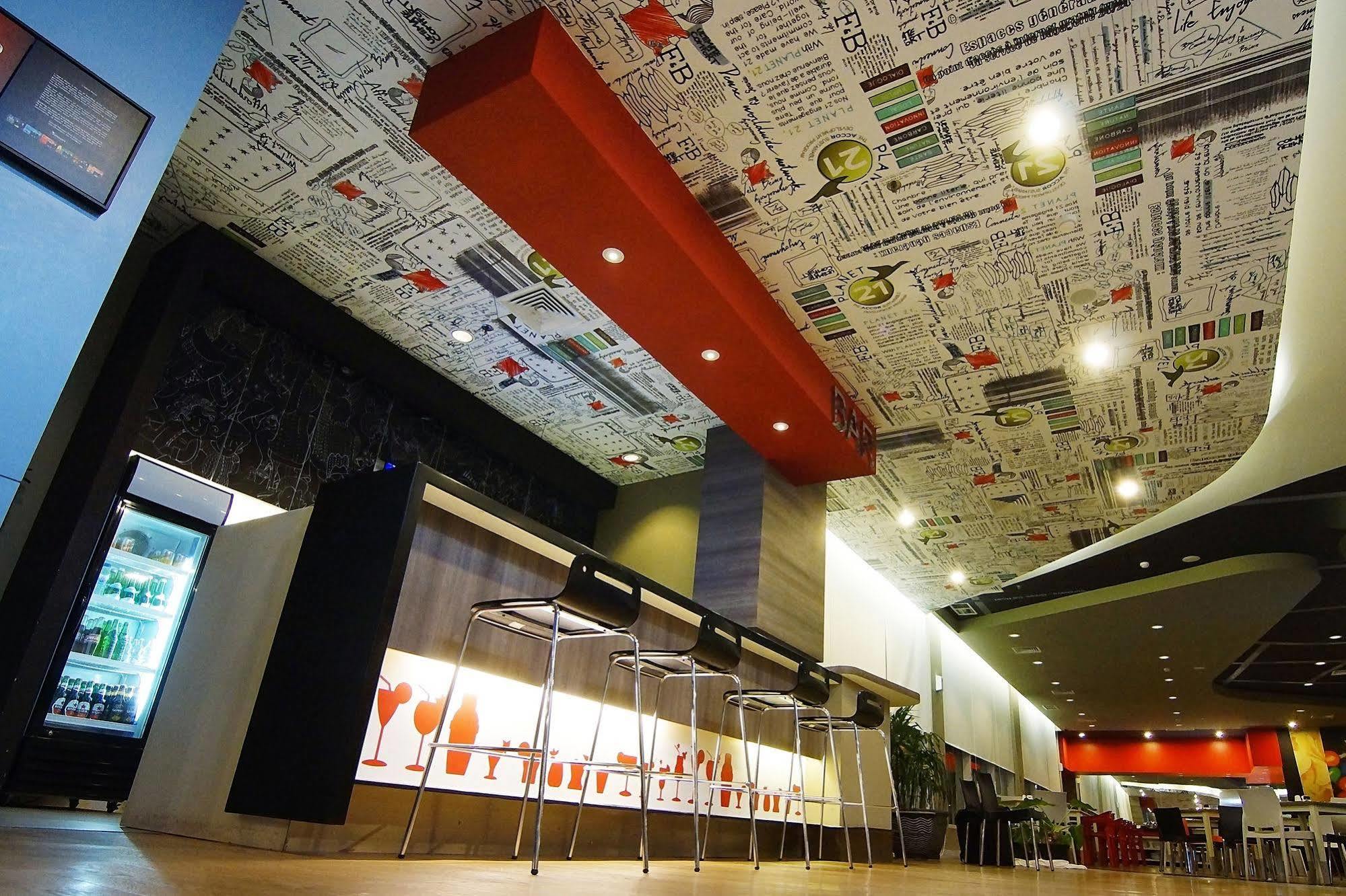 Ibis Surabaya City Center Exterior foto